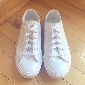 Chuck Taylor All Star Unisex Leather Converse